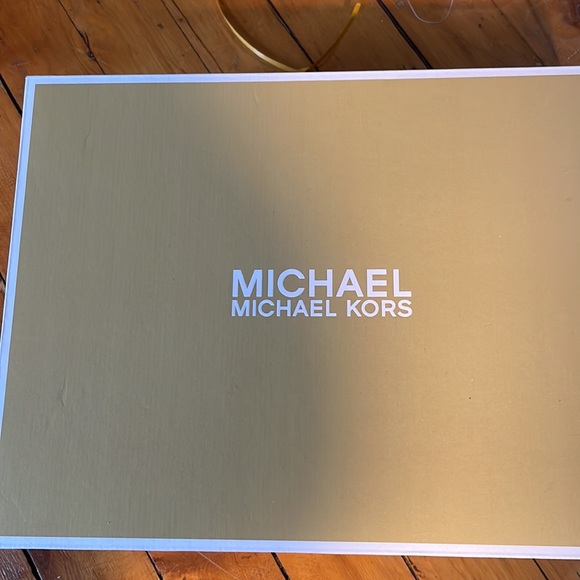 Michael Kors patent leather stiletto heels! - Picture 8 of 9